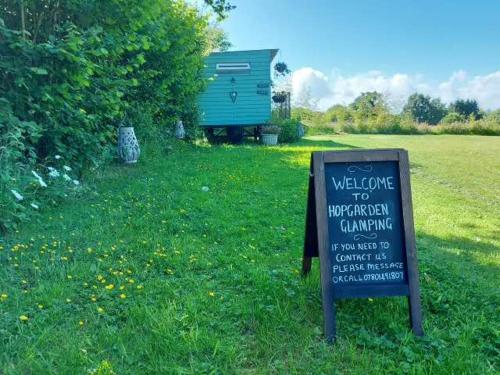 zahrada, Hopgarden Glamping Exclusive site hire - Sleep up to 50 guests in Lamberhurst