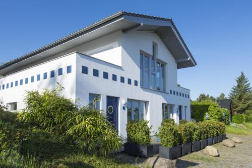 schöne 2-Raum-Ferienwohnung mit Terrasse - Haus Ostseeblick 1 FeWo Steuerbord