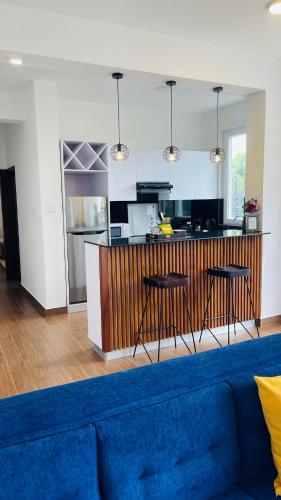 One-Bedroom Apartment image 5