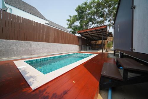 . Ban Ta Yay Pool Villa Suanphueng