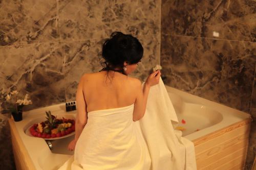 New Park Hotel - image 2