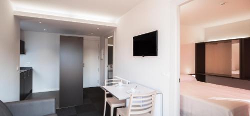 Aparthotel Can Morera Olot - image 4