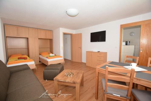 Gaestehaus-Flandern-3 121m von Wilhelm-Schol-Pfad entfernt