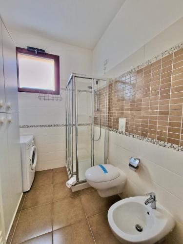 Bathroom, Casa Adelina by TraMonti Apartments in Poggio Picenze