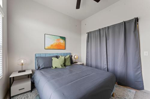 Spacious 2BR King Bed Suites Close to Downtown and Airport in Austin, USA