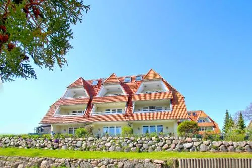 hafennahe Maisonette-Wohnung mit Meerblick, Balkon - Hafenhäuser Breege FeWo 03 in Breege, Deutschland