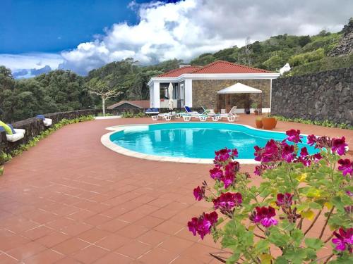 B&B Lajes - Casa do Ananas, cliff-top/ocean-front villa, Pico - Bed and Breakfast Lajes