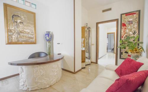  Longanesi 26, Pension in Mailand