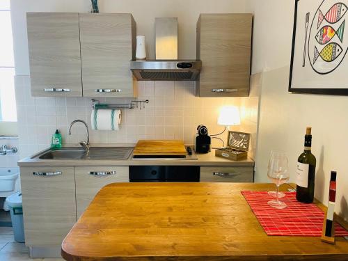 Montello Guest House & Apartment 5