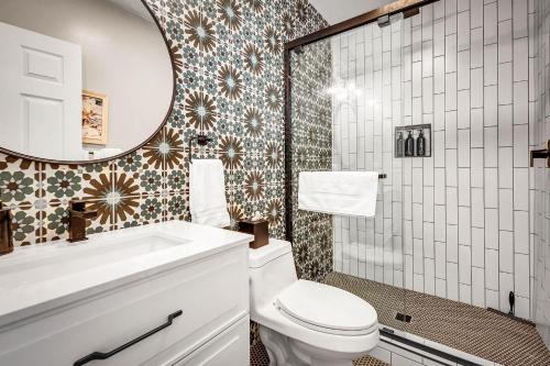Two Bedroom - King in Master Heart of Downtown Vista in Vista, USA