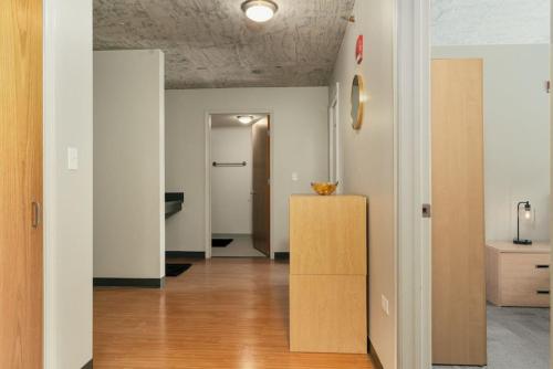 Affordable 2-Bedroom on Wabash in Chicago, USA