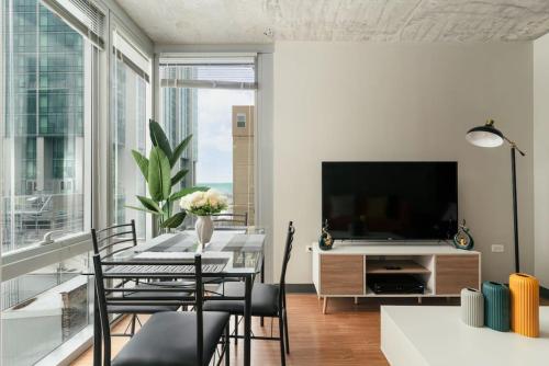 Affordable 2-Bedroom on Wabash in Chicago, USA
