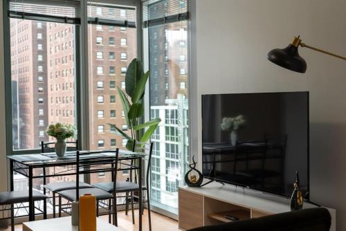 Affordable 2-Bedroom on Wabash in Chicago, USA