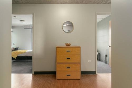 Affordable 2-Bedroom on Wabash in Chicago, USA