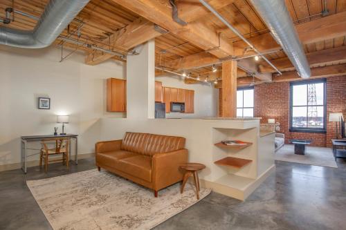 FRONTDESK 1 BR Downtown Loft with Rooftop lounge