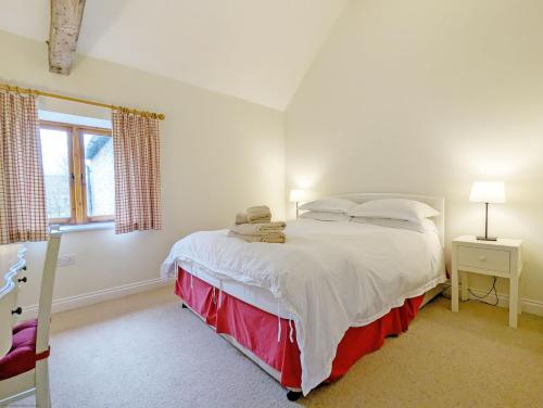 Old Root House Lavant - image 6