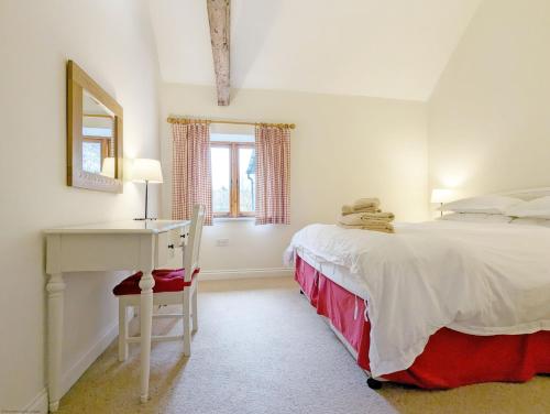 Old Root House Lavant - image 7