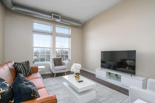 Lovely 3BD 3BA Downtown Indy