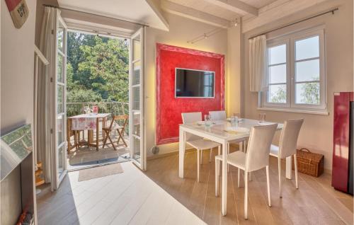 virtuve, 2 Bedroom Gorgeous Home In Magliolo-Finale Ligure in Magliolo