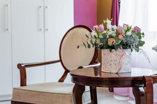 Apartament La Teatru Boudoir - image 3