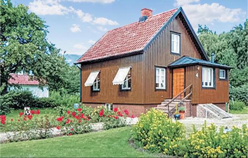 . Stunning Home In Mrbylnga With 2 Bedrooms