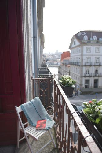 Santo da Casa / Sc apartments, Porto