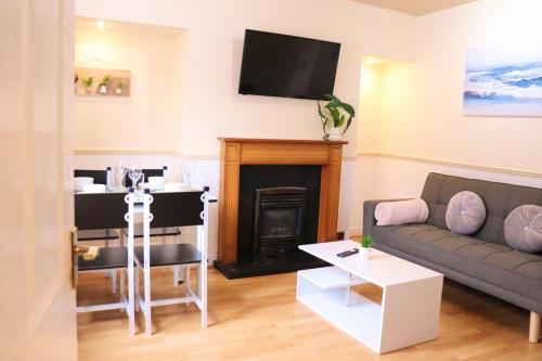 設施, Unique 3 Bedroom House FREE WiFI & Parking in 利茲市郊