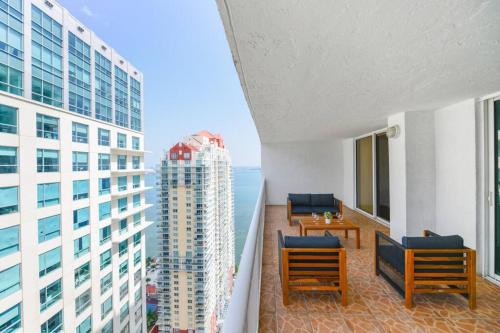 Awesome Condo at Brickell W Free Parking in Miami, USA
