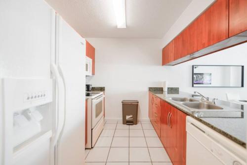 Awesome Condo at Brickell W Free Parking in Miami, USA