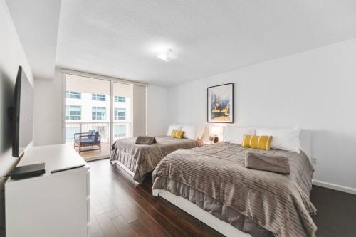 Awesome Condo at Brickell W Free Parking in Miami, USA