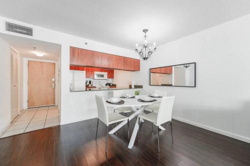 Awesome Condo at Brickell W Free Parking in Miami, USA