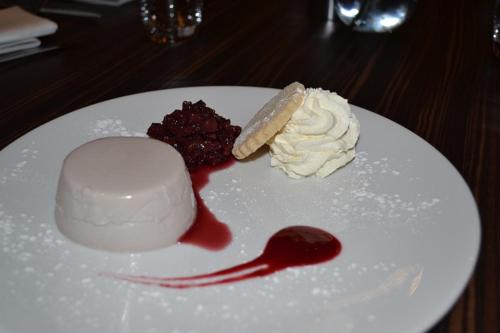 Atholl Hotel - main image