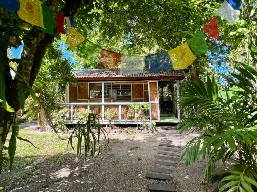 Fare Oa'oa - Polynesian Bungalow w Beach Access