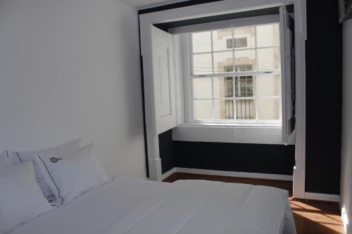 Double Room with Shared Bathroom image 7