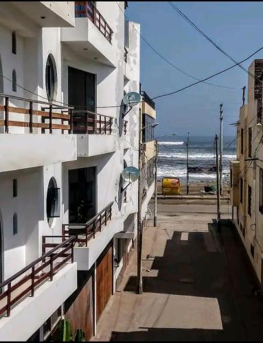 Bellos Dptos Huanchaco, Perú a 50 metros del mar