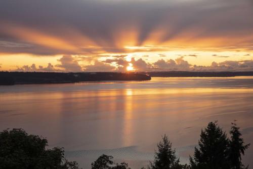 B&B Fox Island - 180º Puget Sound View - Bed and Breakfast Fox Island