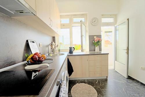 Cozy 1-Bedroom flat in the very Center of Sofia, Sofia (foto 5)