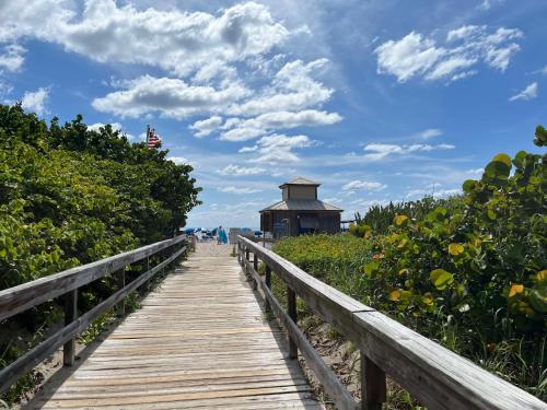 Palm Beach Shores Resort and Vacation Villas - 숙소 외관