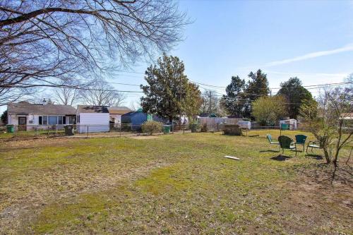 Private House Mins to Maymont Park, Trails & VCU!