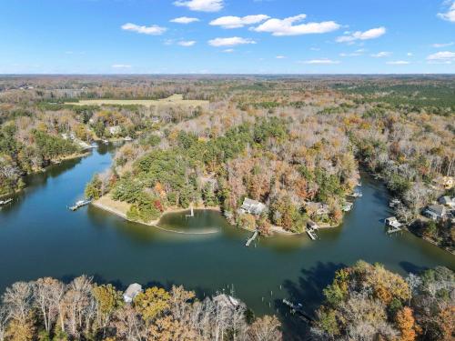 Gorgeous Riverfront Getaway with Private Dock!