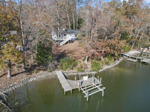 Gorgeous Riverfront Getaway with Private Dock!