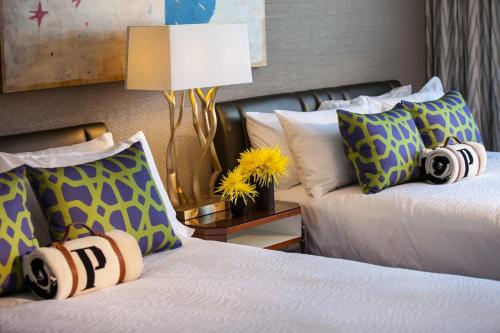 437016960 Kimpton Hotel Palomar Phoenix Cityscape by IHG