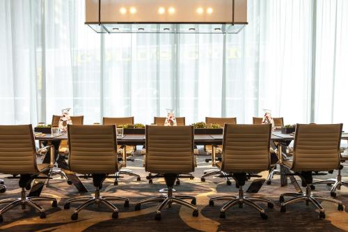 437016963 Kimpton Hotel Palomar Phoenix Cityscape by IHG