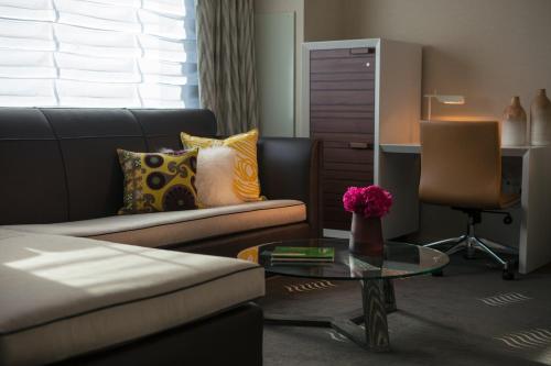 437016971 Kimpton Hotel Palomar Phoenix Cityscape by IHG