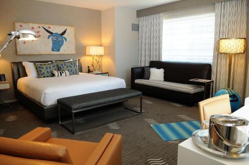 437016975 Kimpton Hotel Palomar Phoenix Cityscape by IHG