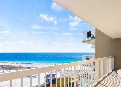 Beachfront Retreat- "The Getaway" thumb 4