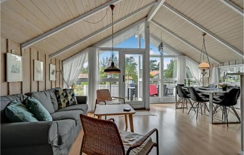  Three-Bedroom Holiday Home In Ebeltoft in Ebeltoft