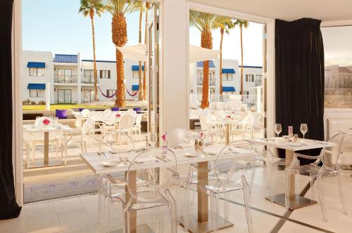 Restaurant, Serene Vegas Boutique Hotel in Las Vegas (NV)