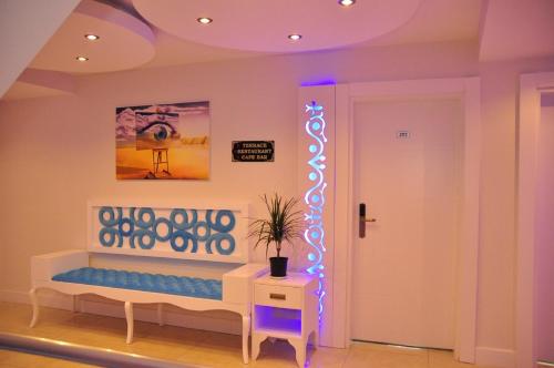 Aura Hotel - image 13
