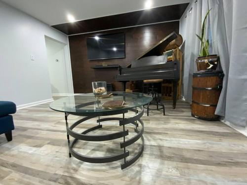 Artistic luxury home downtown/train to NYC/AirPort in Newark, USA